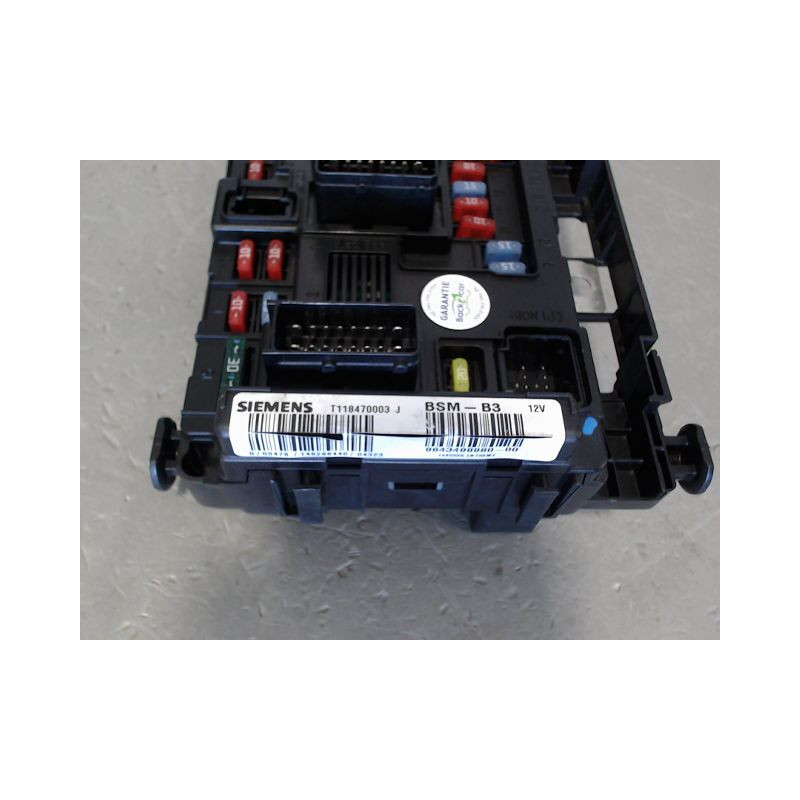 BOITE A FUSIBLES PEUGEOT 1007
