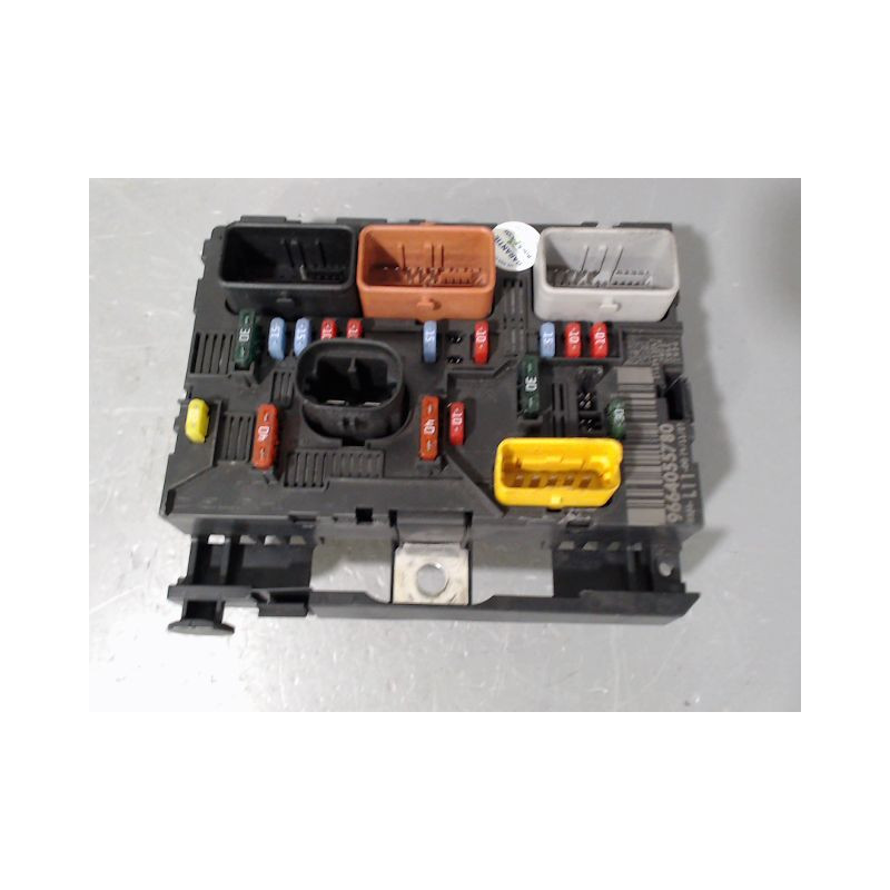 BOITE A FUSIBLES PEUGEOT 207 5P