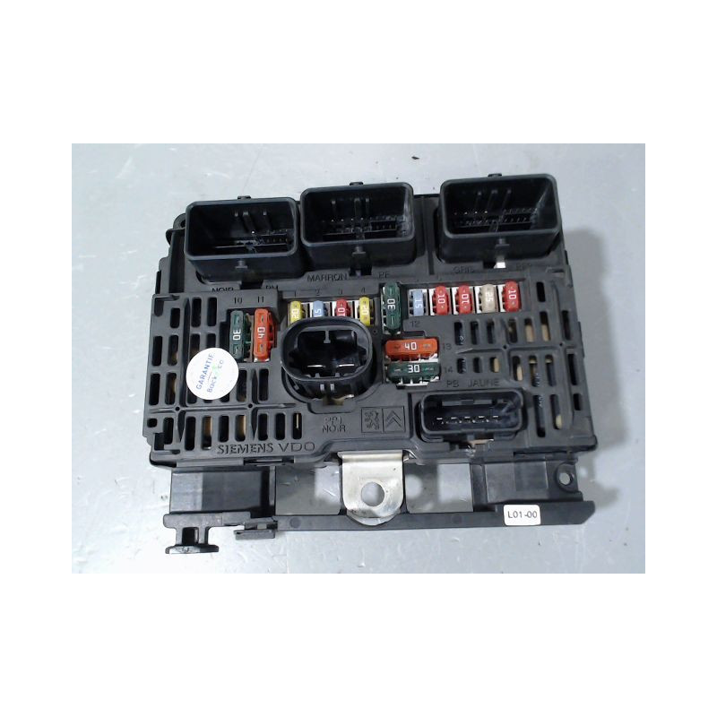 BOITE A FUSIBLES PEUGEOT 407