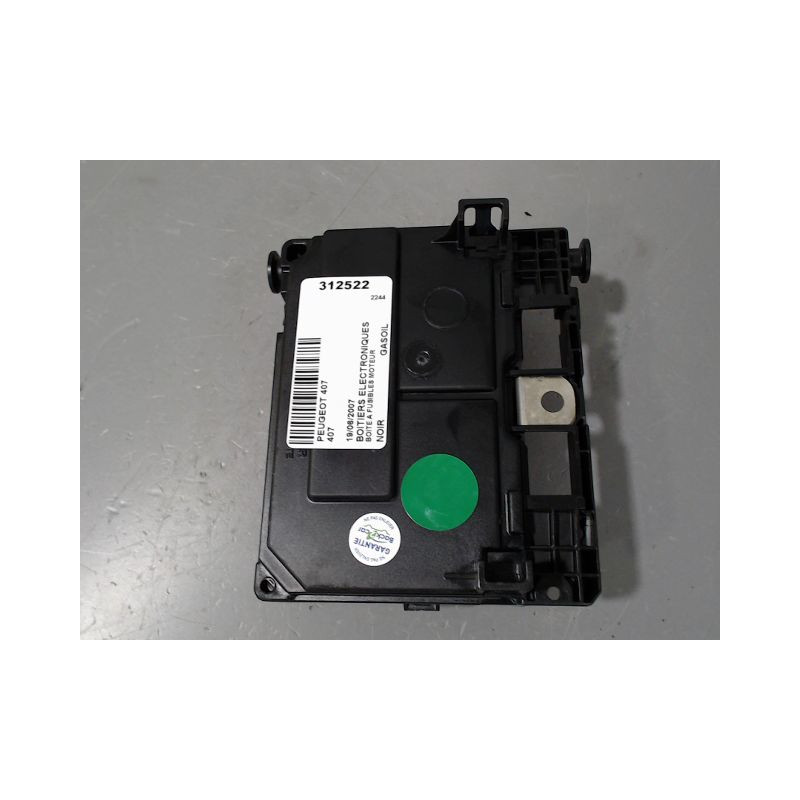 BOITE A FUSIBLES PEUGEOT 407