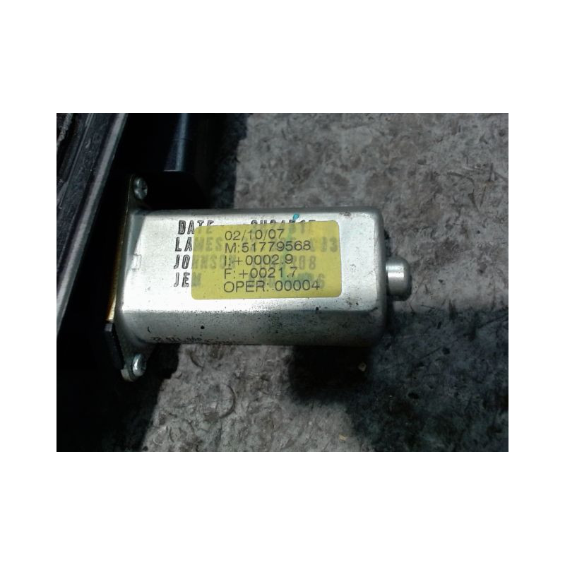 MECANISME+MOTEUR LEVE-GLACE AVANT DROIT FIAT BRAVO 2007-