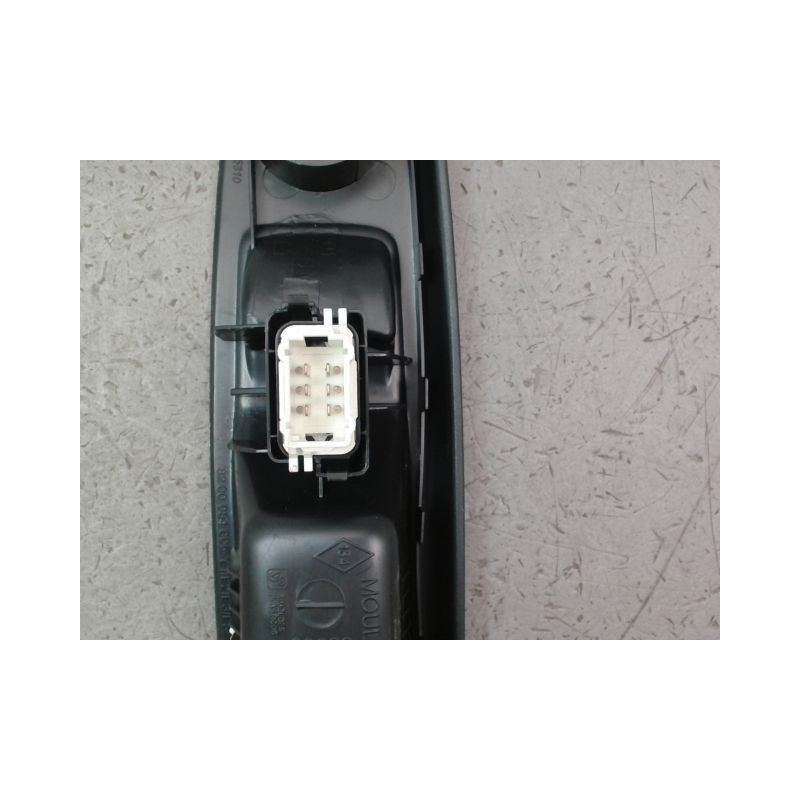 COMMANDE LEVE-GLACE PORTE AVD RENAULT CLIO III Phase 2 2009-2014
