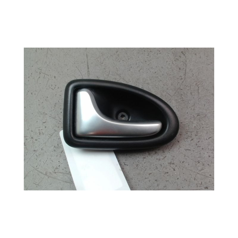 POIGNEE INTERIEURE PORTE AVANT GAUCHE RENAULT CLIO III Phase 2 2009-2014