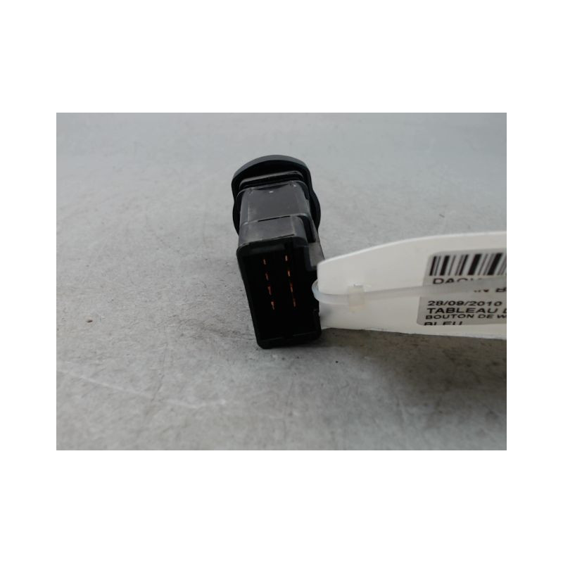 BOUTON DE WARNING DACIA LOGAN BERL. I Phase 2 2008-2012