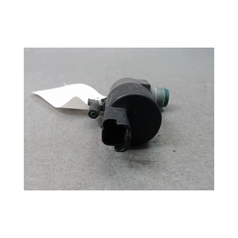 POMPE LAVE-GLACE AVANT DACIA LOGAN BERL. I Phase 2 2008-2012