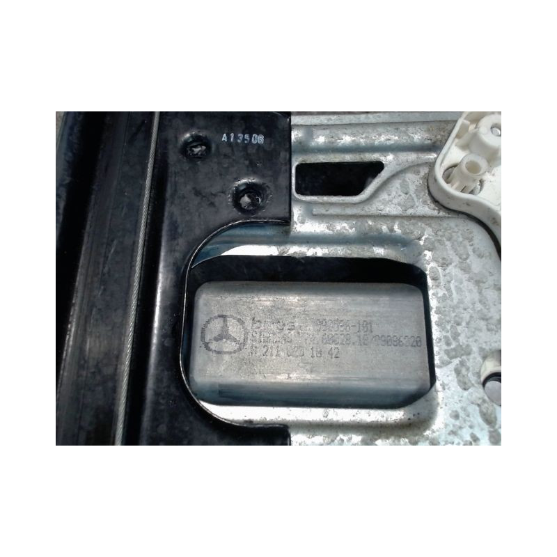 MECANISME+MOTEUR LEVE-GLACE AVANT GAUCHE MERCEDES CLASSE C 2004-
