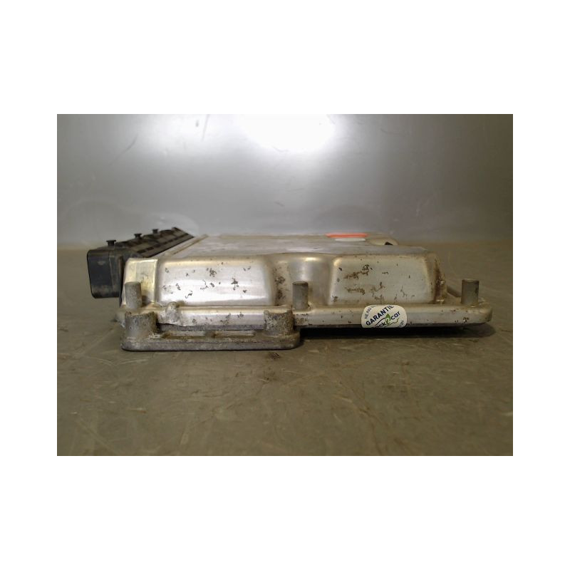 CALCULATEUR MOTEUR RENAULT MASTER