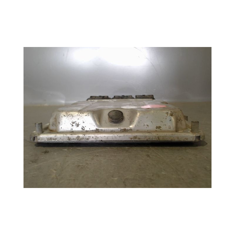 CALCULATEUR MOTEUR RENAULT MASTER