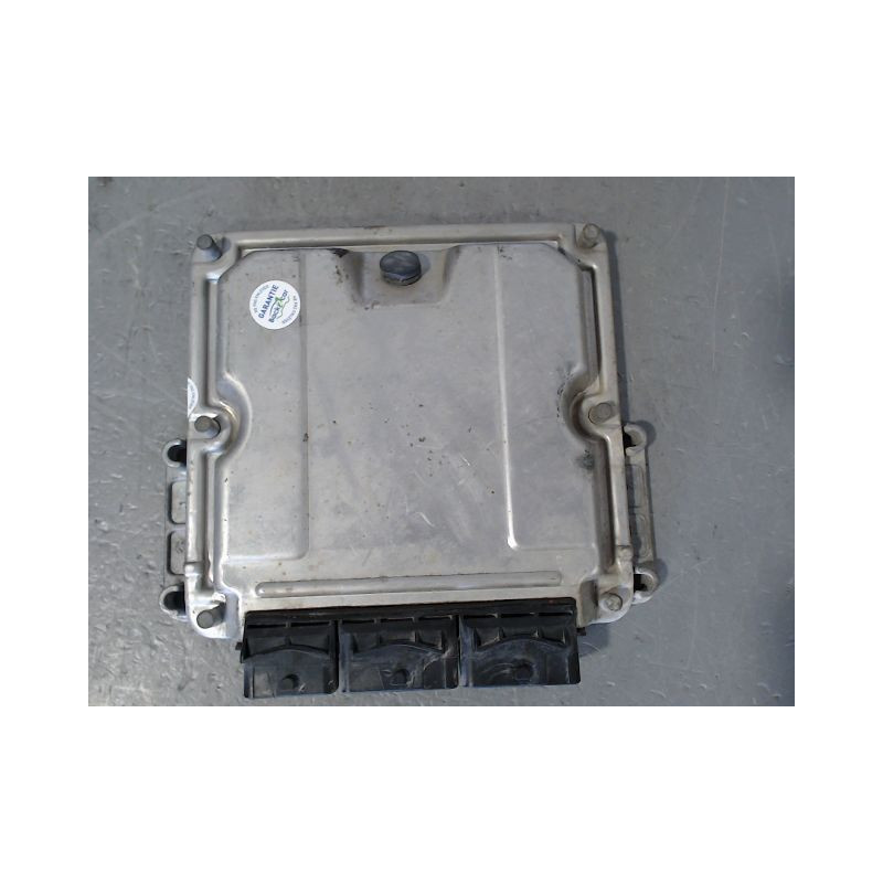 CALCULATEUR MOTEUR RENAULT MASTER