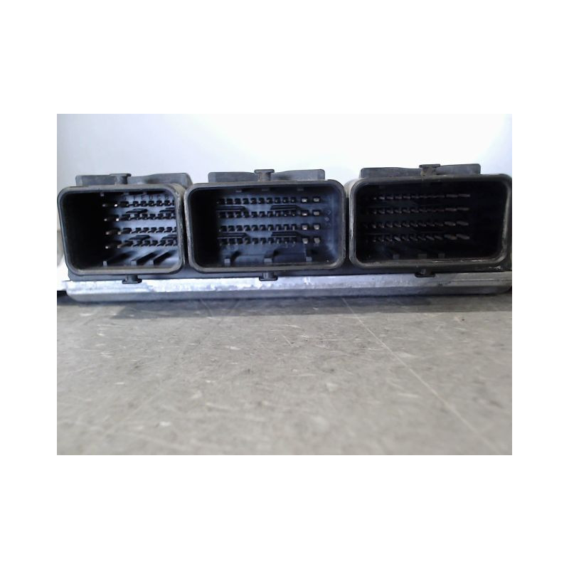 CALCULATEUR MOTEUR RENAULT MASTER