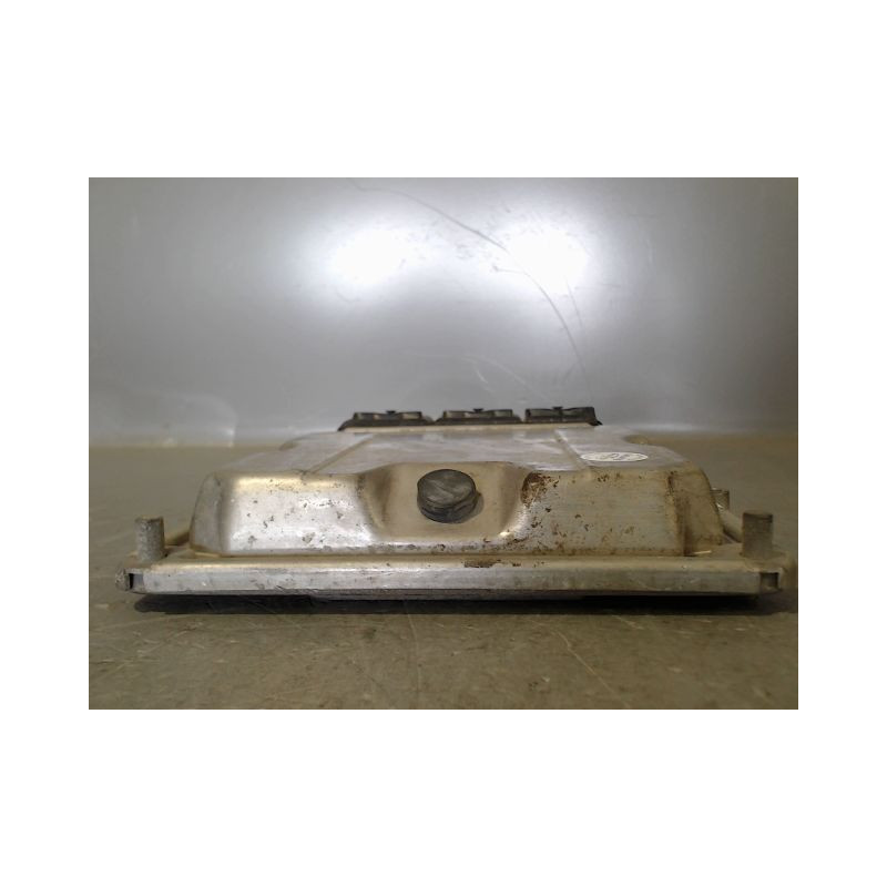 CALCULATEUR MOTEUR RENAULT MASTER