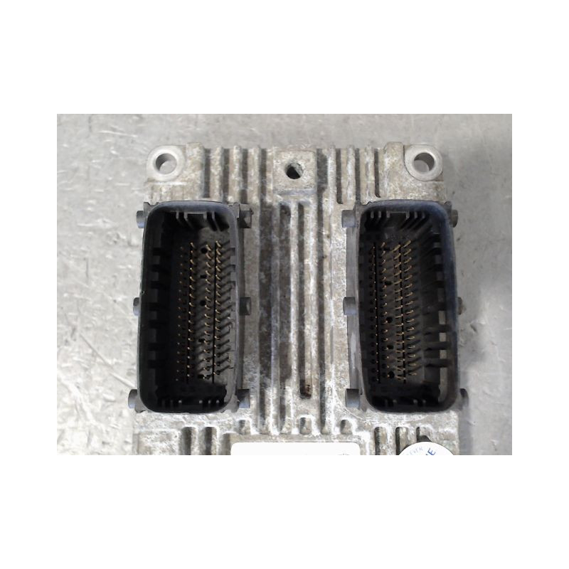CALCULATEUR MOTEUR FIAT PUNTO