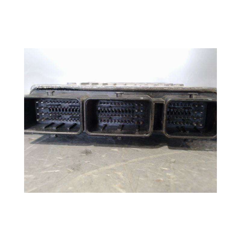 CALCULATEUR MOTEUR RENAULT CLIO