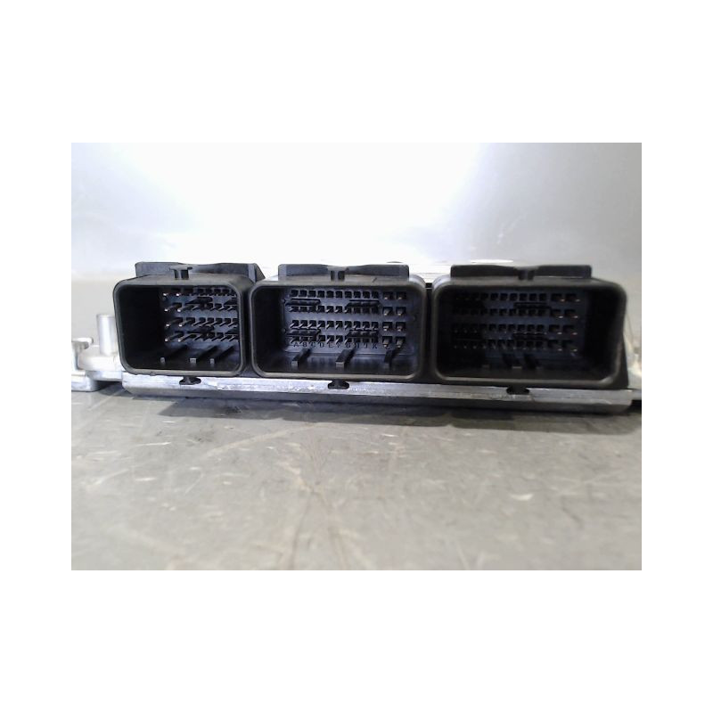 CALCULATEUR MOTEUR VOLVO S40