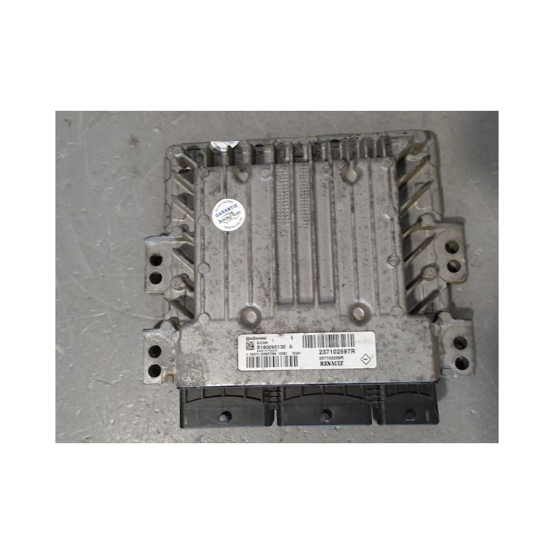 CALCULATEUR MOTEUR DACIA LODGY