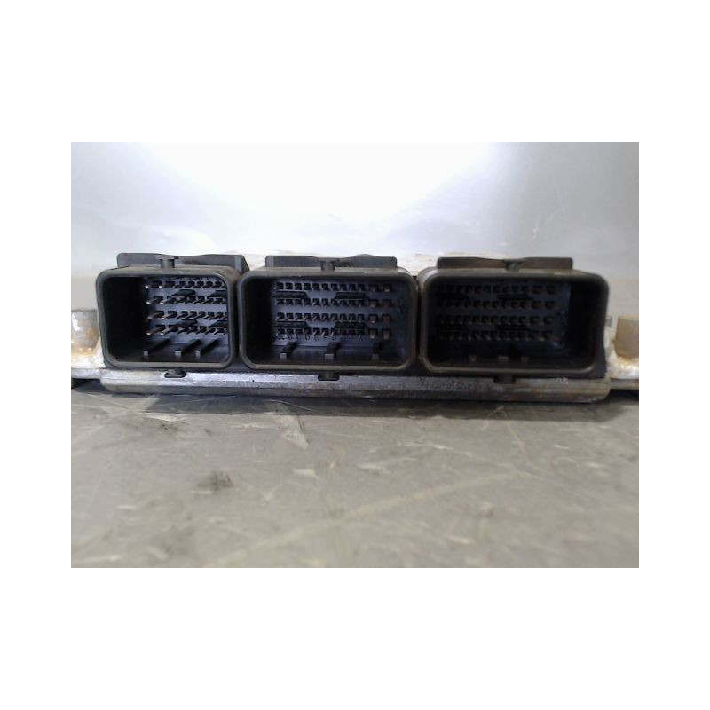 CALCULATEUR MOTEUR RENAULT LAGUNA