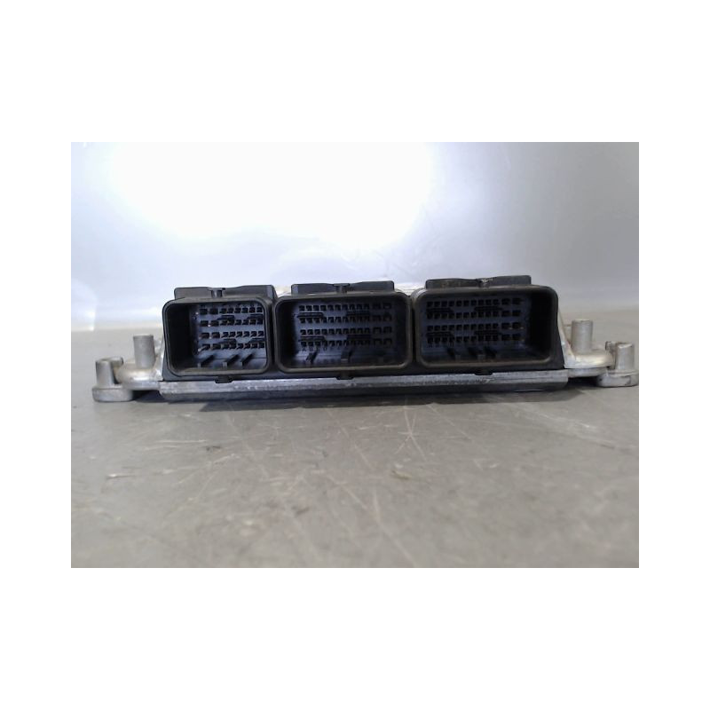 CALCULATEUR MOTEUR RENAULT MEGANE