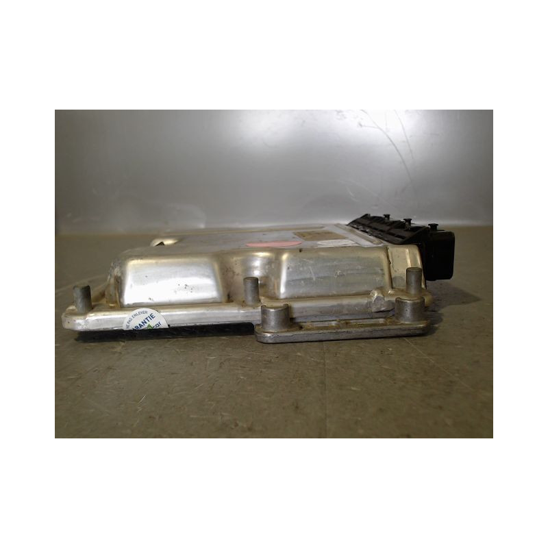 CALCULATEUR MOTEUR RENAULT KANGOO