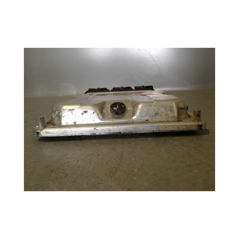 CALCULATEUR MOTEUR RENAULT KANGOO