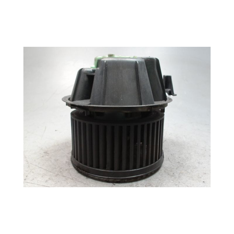 MOTEUR VENTILATEUR CHAUFFAGE DACIA DUSTER