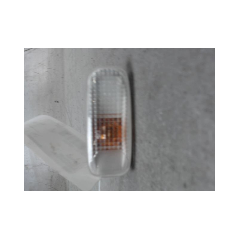 REPETITEUR AILE DROIT DAIHATSU TERIOS
