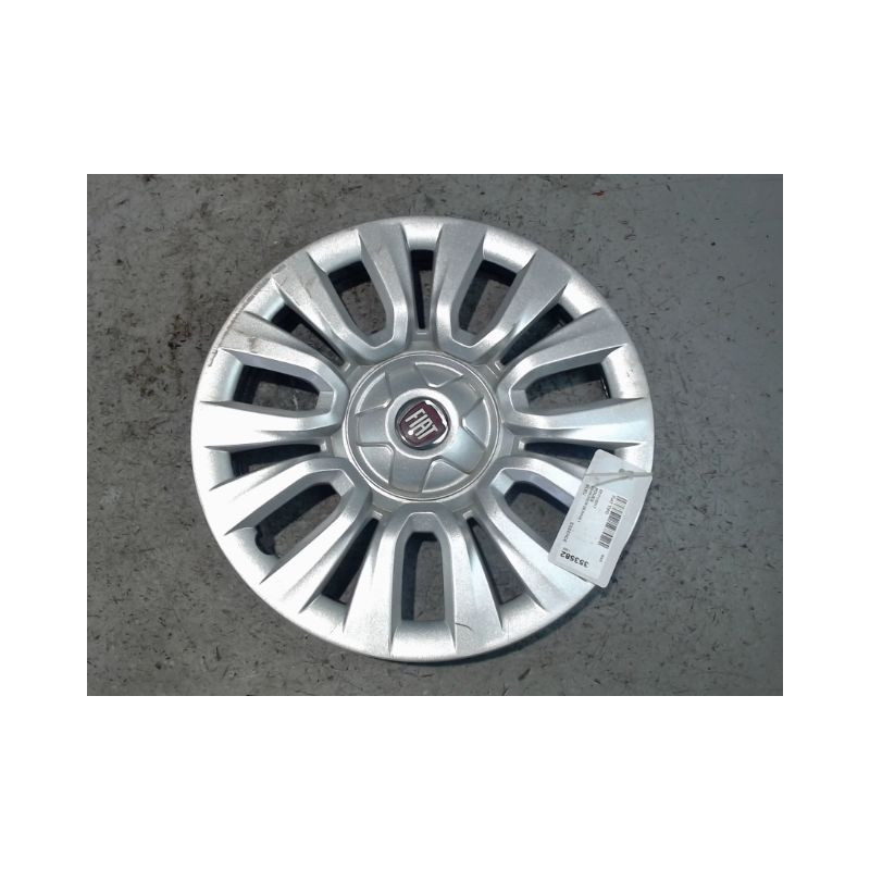 ENJOLIVEUR DE ROUE FIAT TIPO