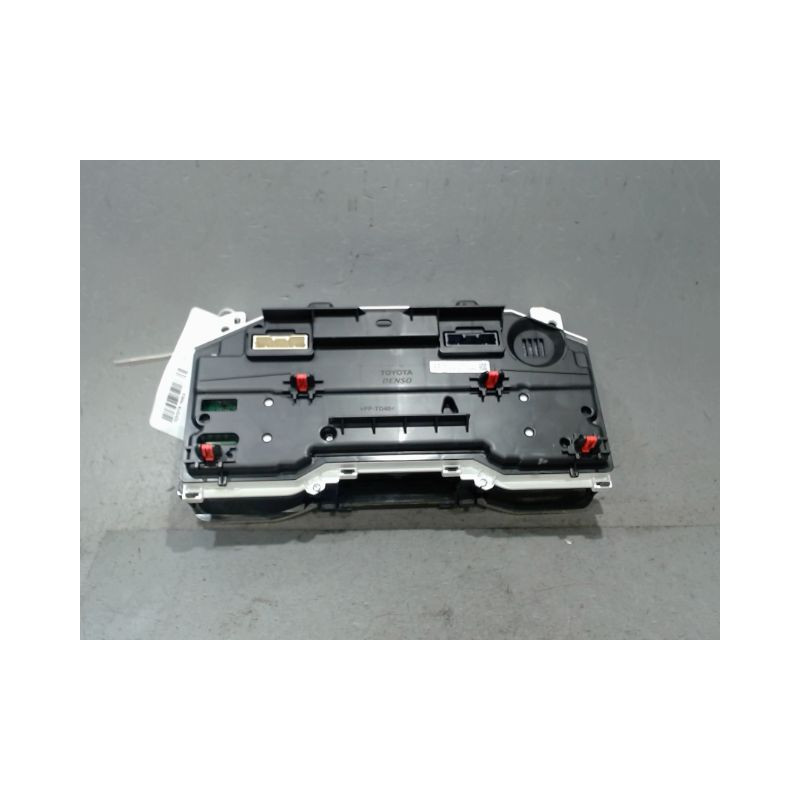 BLOC COMPTEURS TOYOTA YARIS