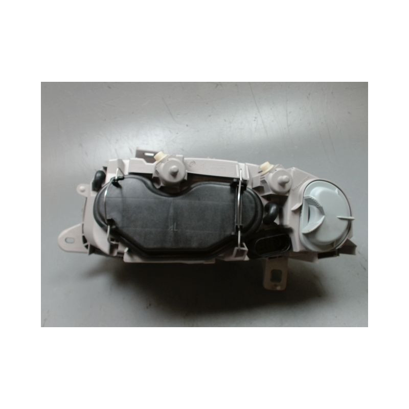 PHARE DROIT ALFA ROMEO 147