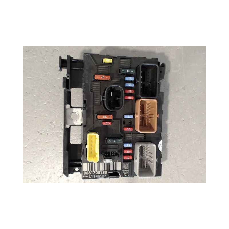 BOITE A FUSIBLES PEUGEOT 207 2006-2013