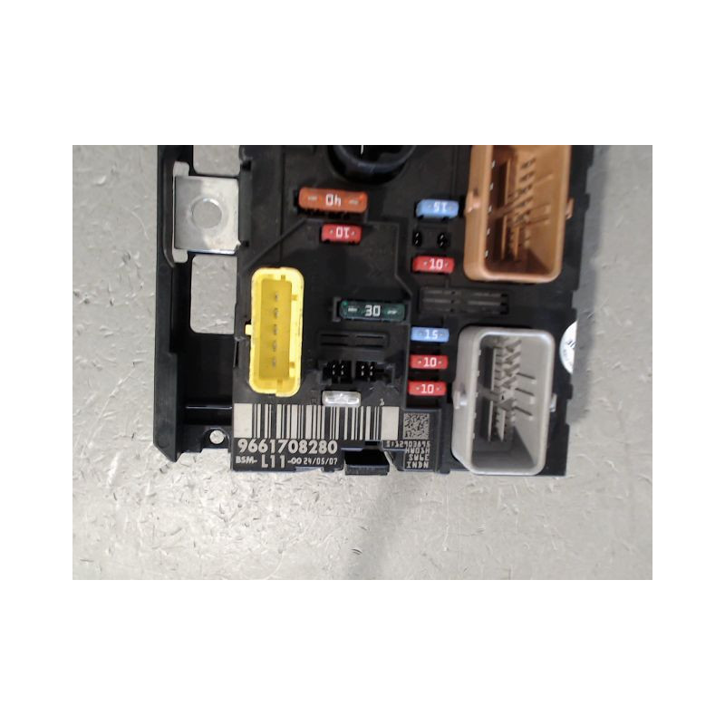 BOITE A FUSIBLES PEUGEOT 207 2006-2013