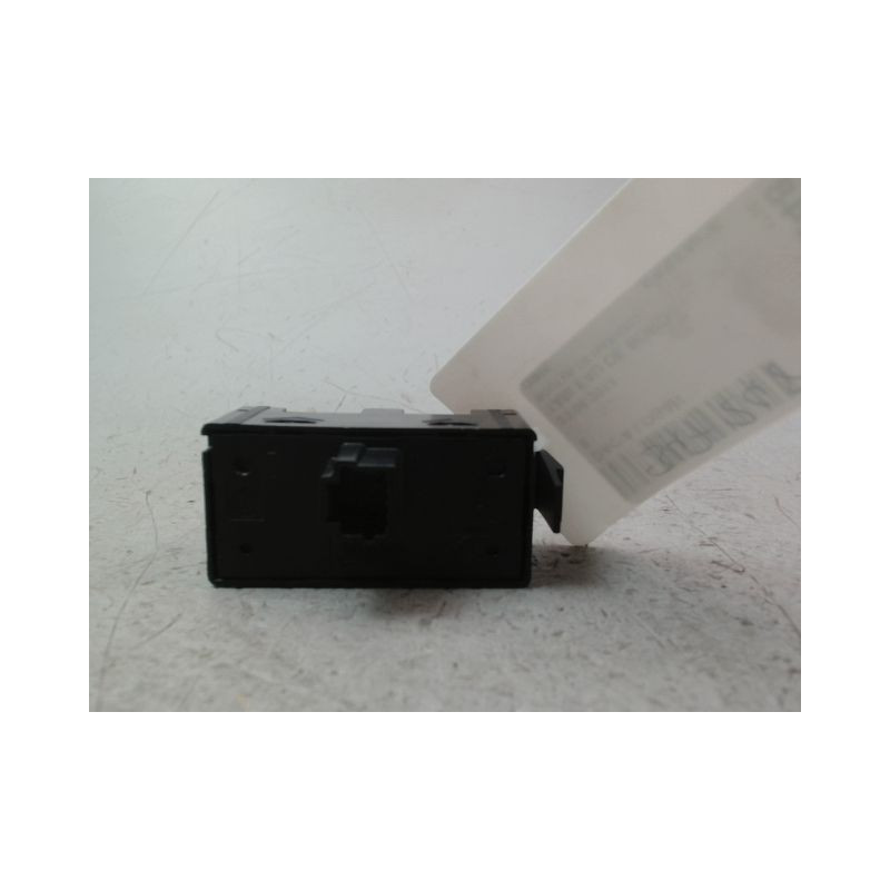 BOUTON DE WARNING DACIA LOGAN
