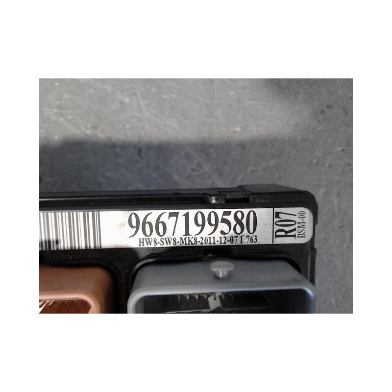 BOITE A FUSIBLES CITROEN C3
