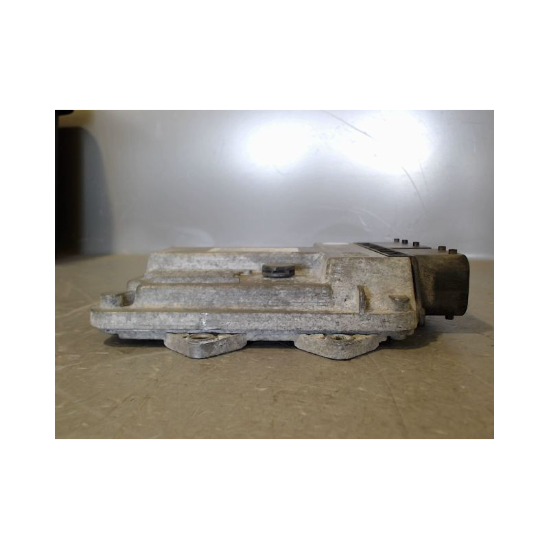 CALCULATEUR MOTEUR OPEL MERIVA