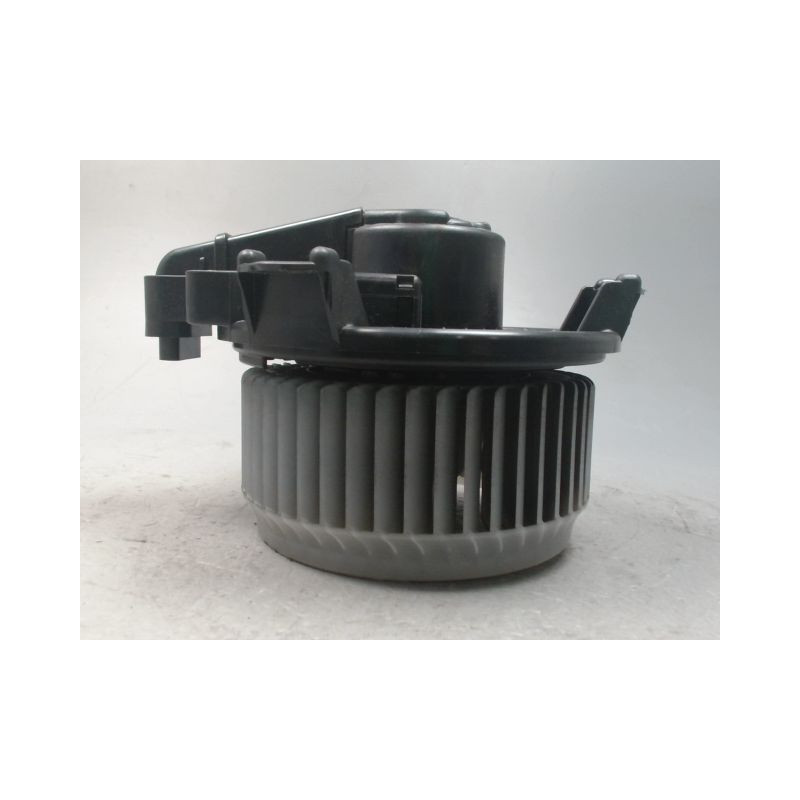 MOTEUR VENTILATEUR CHAUFFAGE TOYOTA AURIS