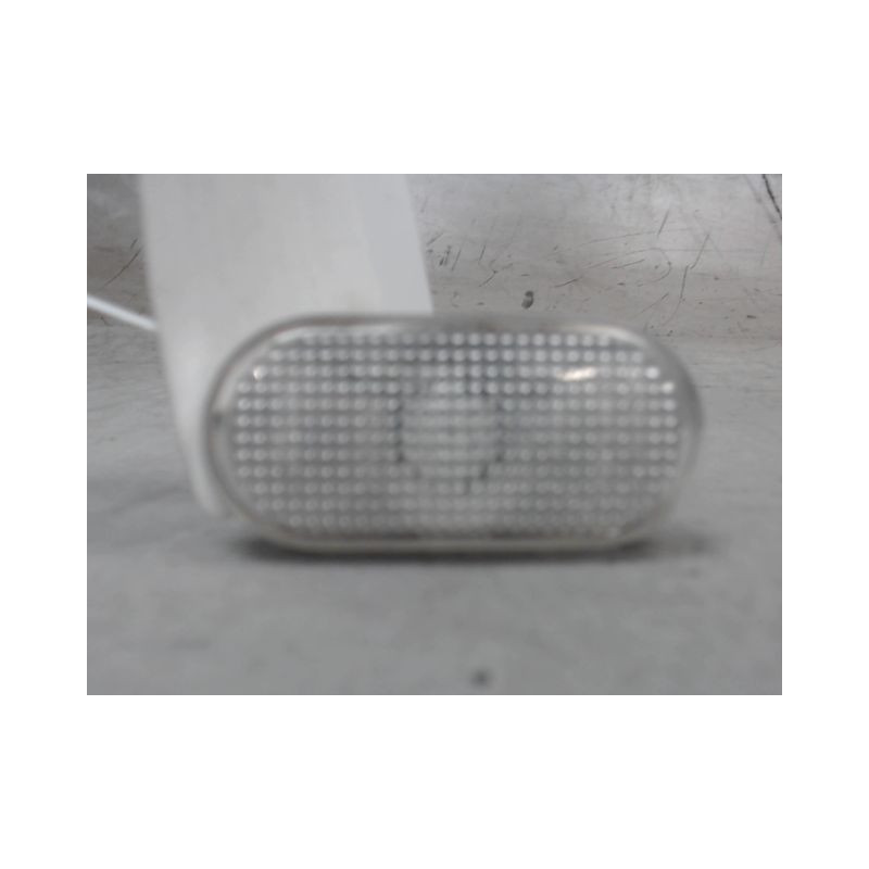 REPETITEUR AILE DROIT RENAULT TWINGO 2 2007-