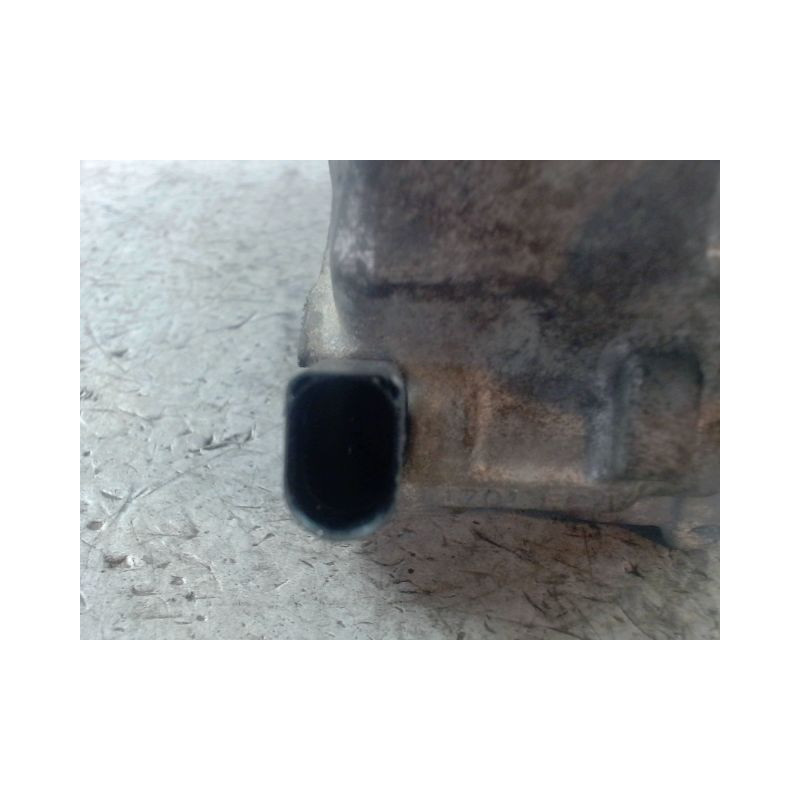 COMPRESSEUR AIR CONDITIONNE VOLKSWAGEN PASSAT SW 2005-