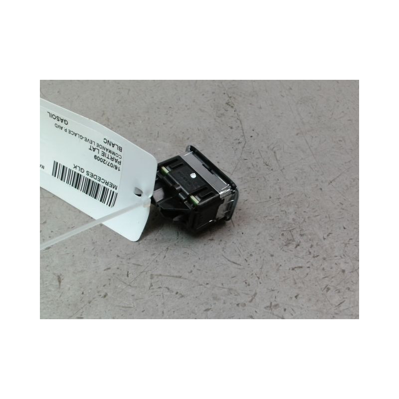 COMMANDE LEVE-GLACE PORTE AVD MERCEDES GLK