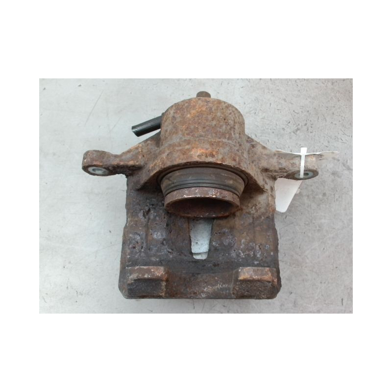 ETRIER DE FREIN AVANT DROIT KIA CEED