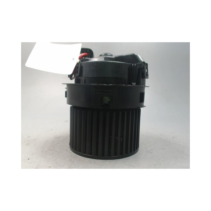 MOTEUR VENTILATEUR CHAUFFAGE DACIA DUSTER