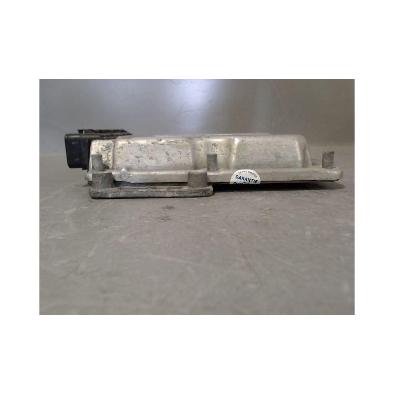 CALCULATEUR MOTEUR RENAULT VEL SATIS