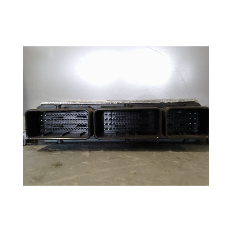 CALCULATEUR MOTEUR RENAULT KANGOO