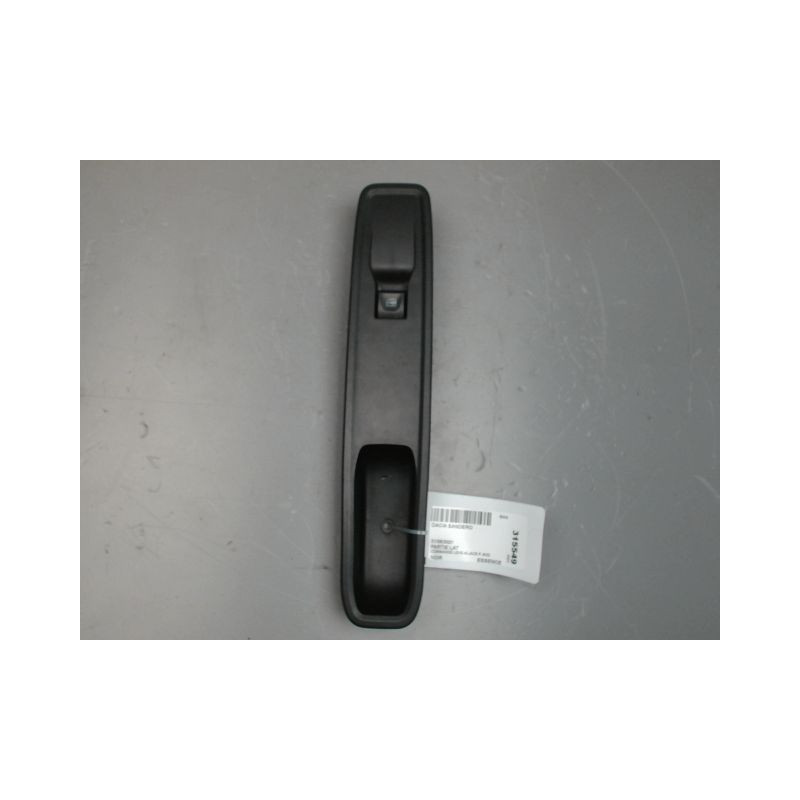 COMMANDE LEVE-GLACE PORTE AVD DACIA SANDERO