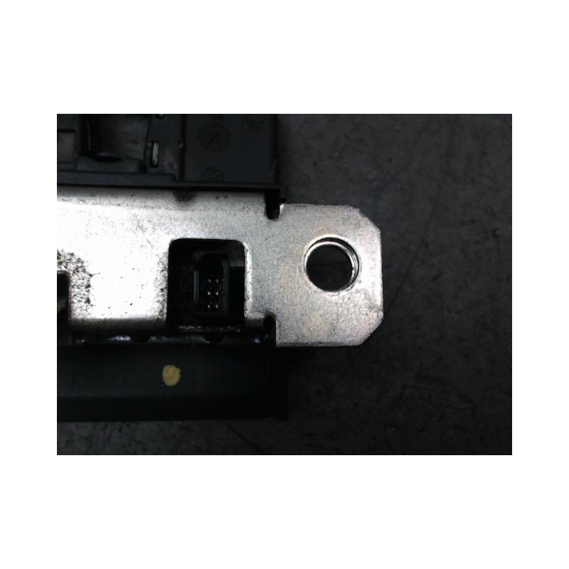 SERRURE HAYON  VOLKSWAGEN POLO 02-05