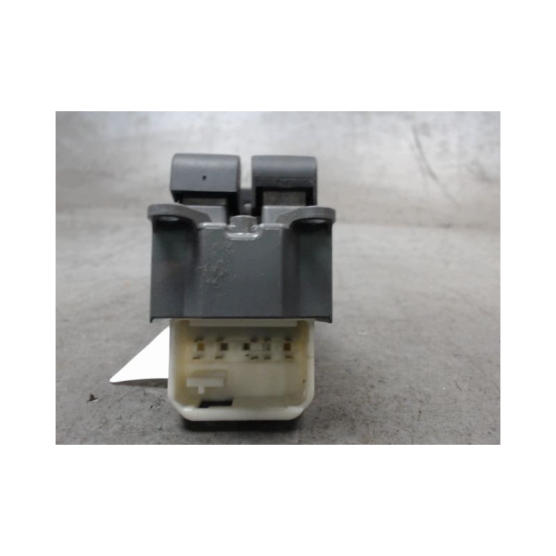COMMANDE LEVE-GLACE PORTE AVG TOYOTA YARIS II 2010-