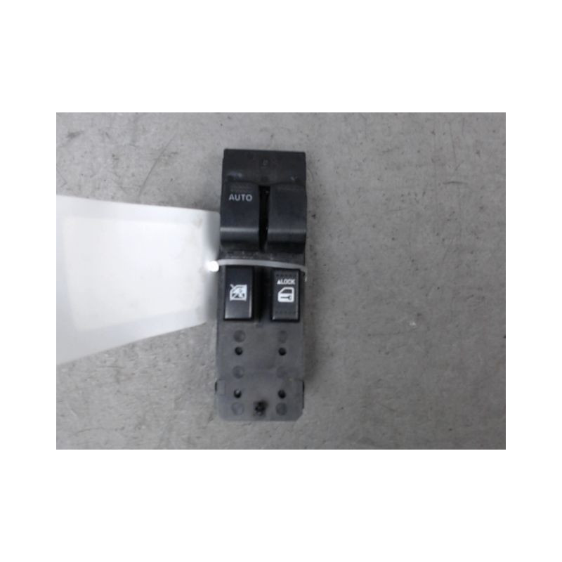 COMMANDE LEVE-GLACE PORTE AVG SUZUKI SWIFT 3P