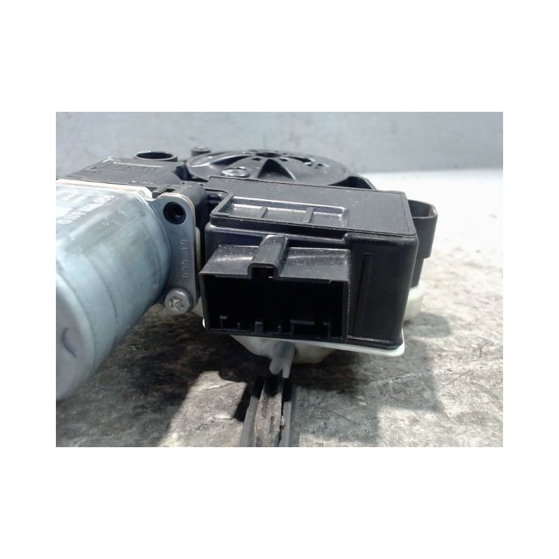 MECANISME+MOTEUR LEVE-GLACE ARRIERE GAUCHE AUDI A1