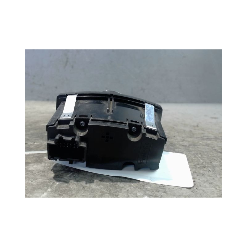 COMMANDE ECLAIRAGE FORD KA+