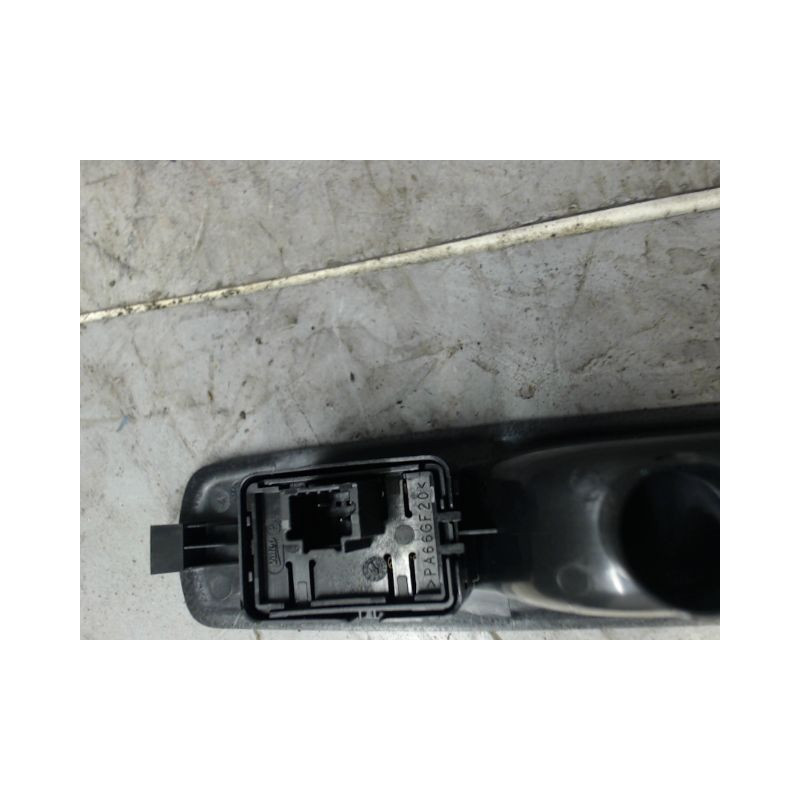 COMMANDE LEVE-GLACE PORTE ARG RENAULT MEGANE
