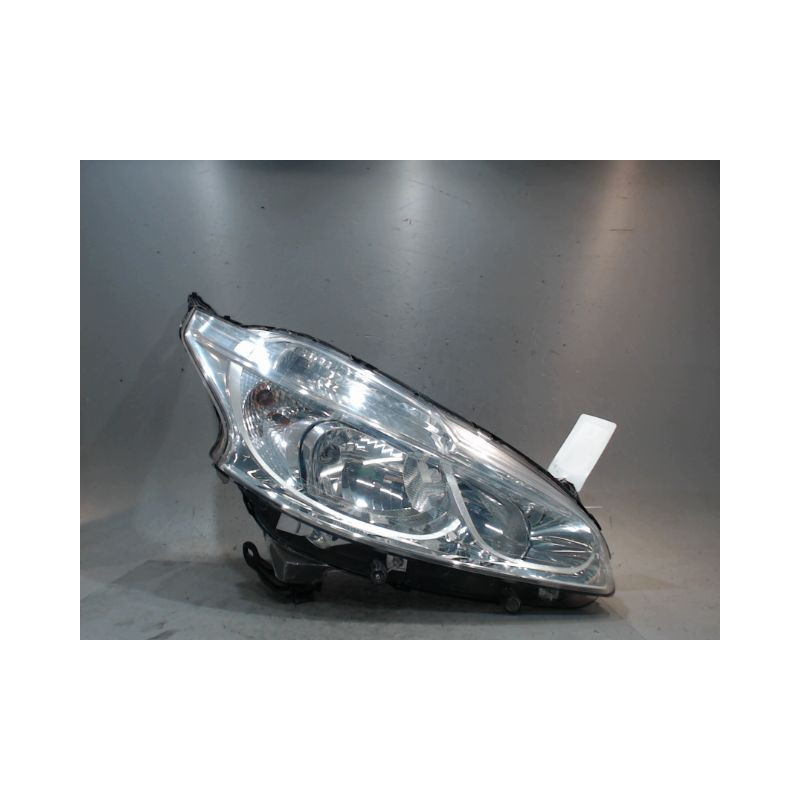 PHARE DROIT PEUGEOT 208