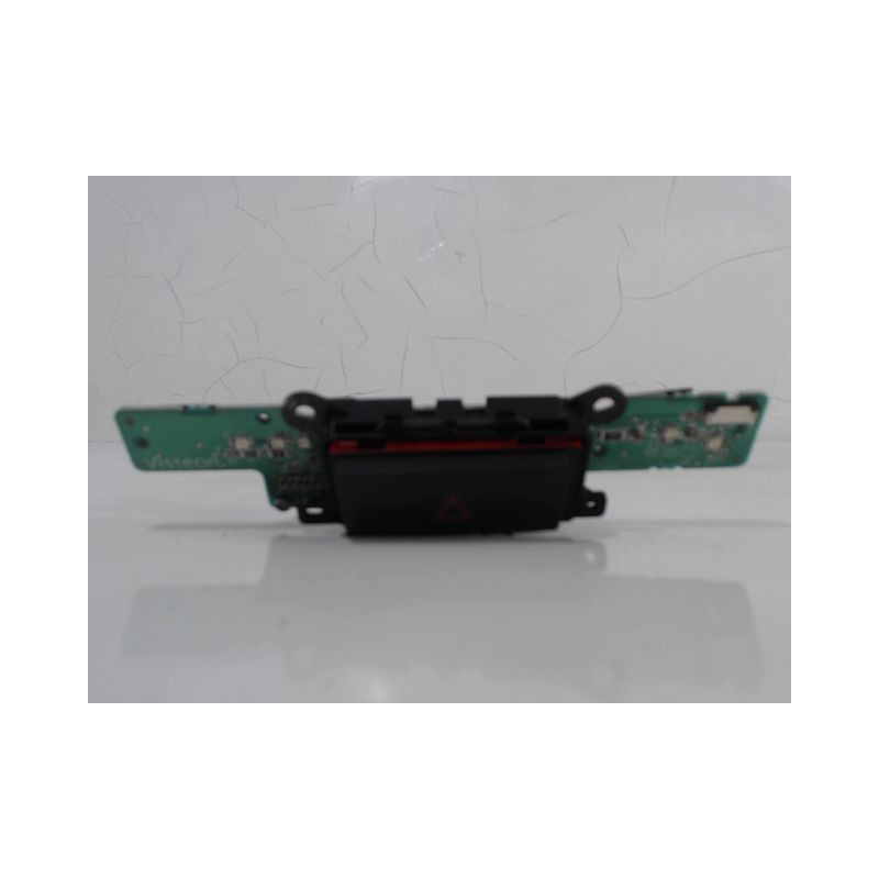 BOUTON DE WARNING MITSUBISHI OUTLANDER